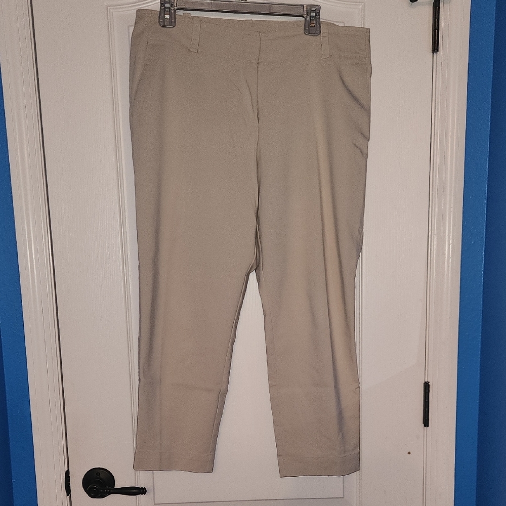 Prologue Tan Capris